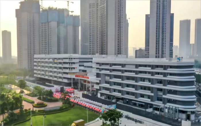 深圳市光明区华夏中学介绍