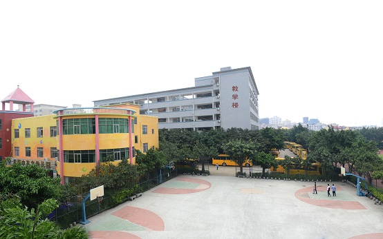 深圳市松岗中英文实验学校介绍