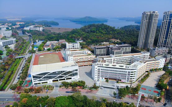 深圳市新安中学(集团)外国语学校介绍