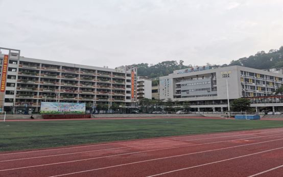 深圳市龙岗区南湾街道沙湾中学介绍